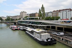 Del Fabro - kroatische Weinverkostung im Motto am Fluss